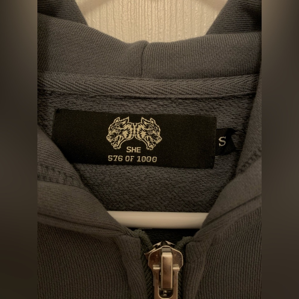 Darc Sport 🐺MEMENTO MORI 2024 "SAGE" (CROPPED) ZIP HOODIE IN GREEK STONE SMALL - Picture 9 of 14